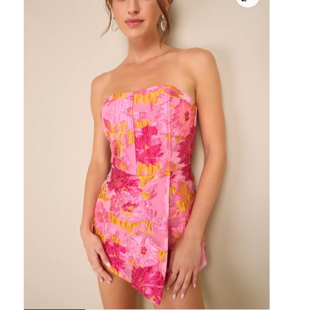 NWT Lulu's Pink Floral Strapless Romper
